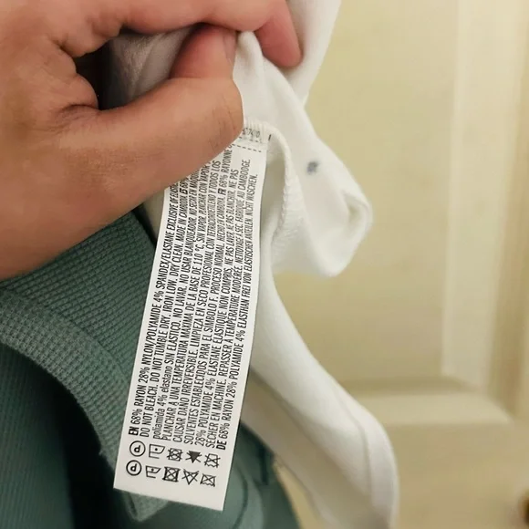 NWT white bodysuit with scrunch tank sleeve corset style size medium - Picture 5 of 5